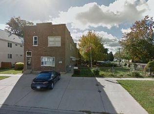819 14th St #2F, North Chicago, IL 60064