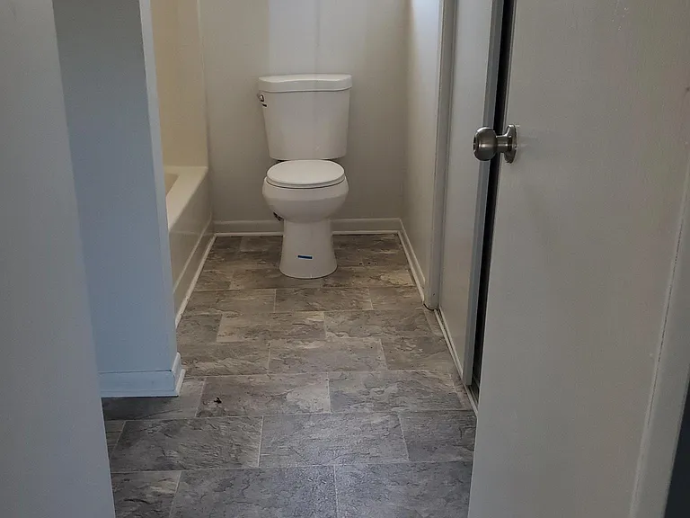 450 Old Edgemore Ln #19 — Photo 9
