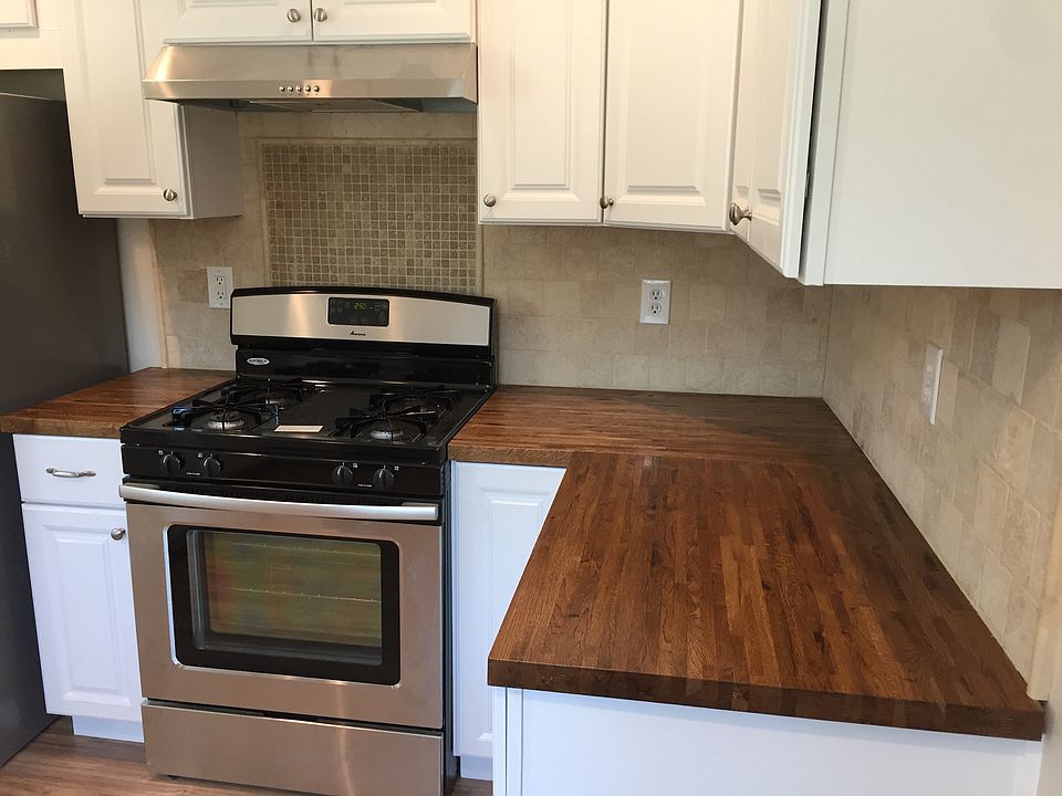 Brand new kitchen & applianc