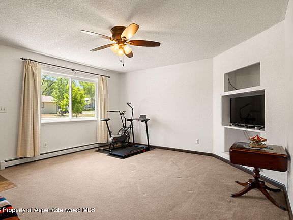 5th image of 271 Remington St