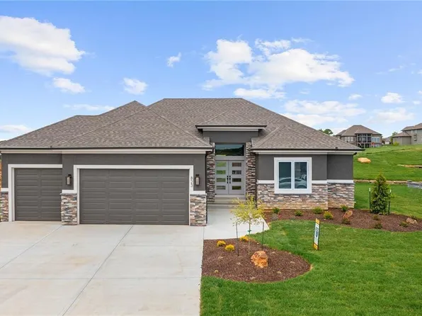 1410 Larkspur Pl, Raymore, MO 64083