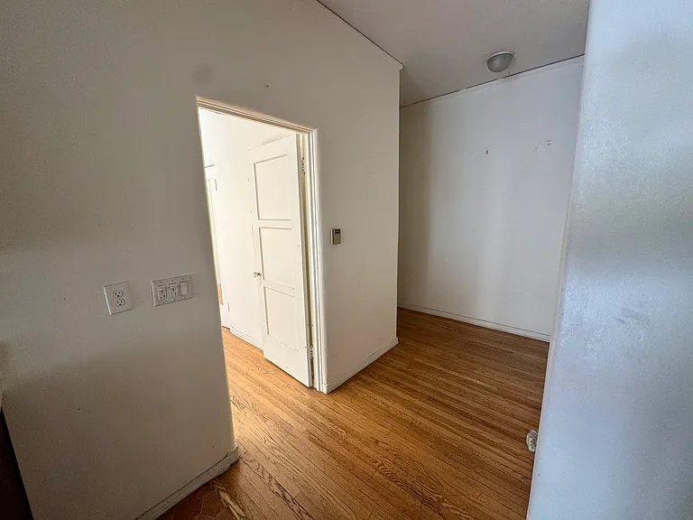 363 N Sycamore Ave #7002 — Photo 13