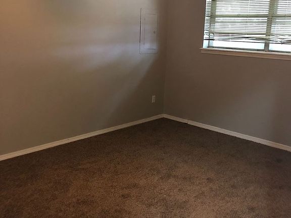 5th image of 1013 SW 97th St