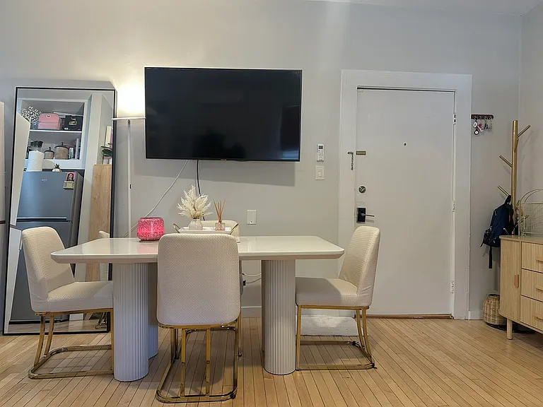 18 Fitzhenry Sq #1 — Photo 2
