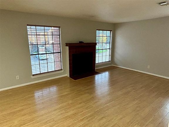 2nd image of 2401 Sycamore Ave APT E5
