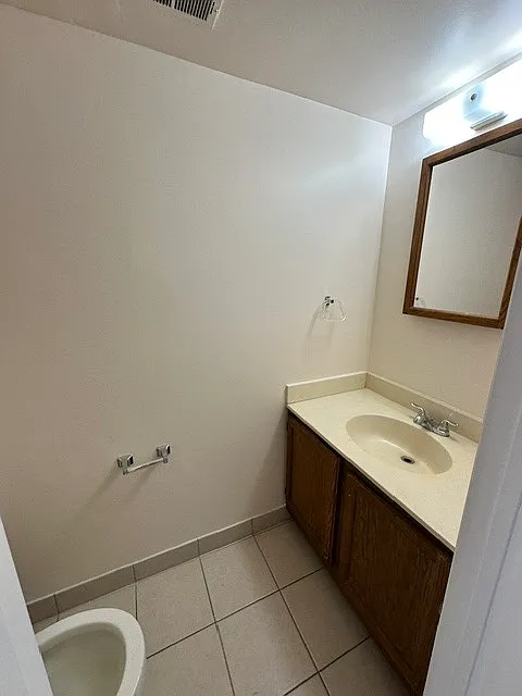 C-GR-1521 E. Ocean View - 1 — Photo 3