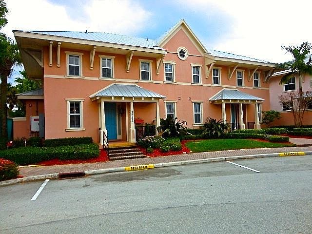 1st image of 3682 NE Renar Ave