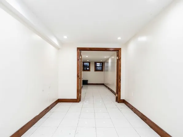 279 Menahan Street image 8 of 15