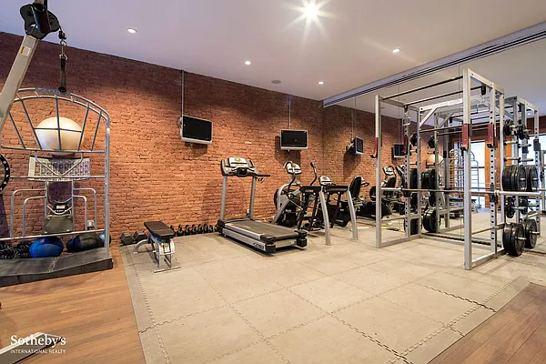 Sold by Sotheby's International Realty | media 15