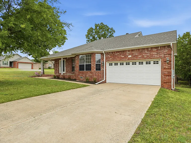1 Zircon Dr — Photo 3
