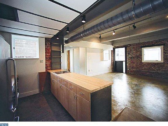 2nd image of 146 W Laurel St APT 103