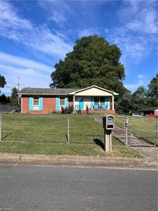 3881 Hartford St, Winston Salem, NC, 27106