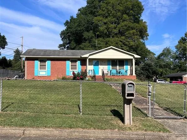 3881 Hartford St, Winston Salem, NC 27106