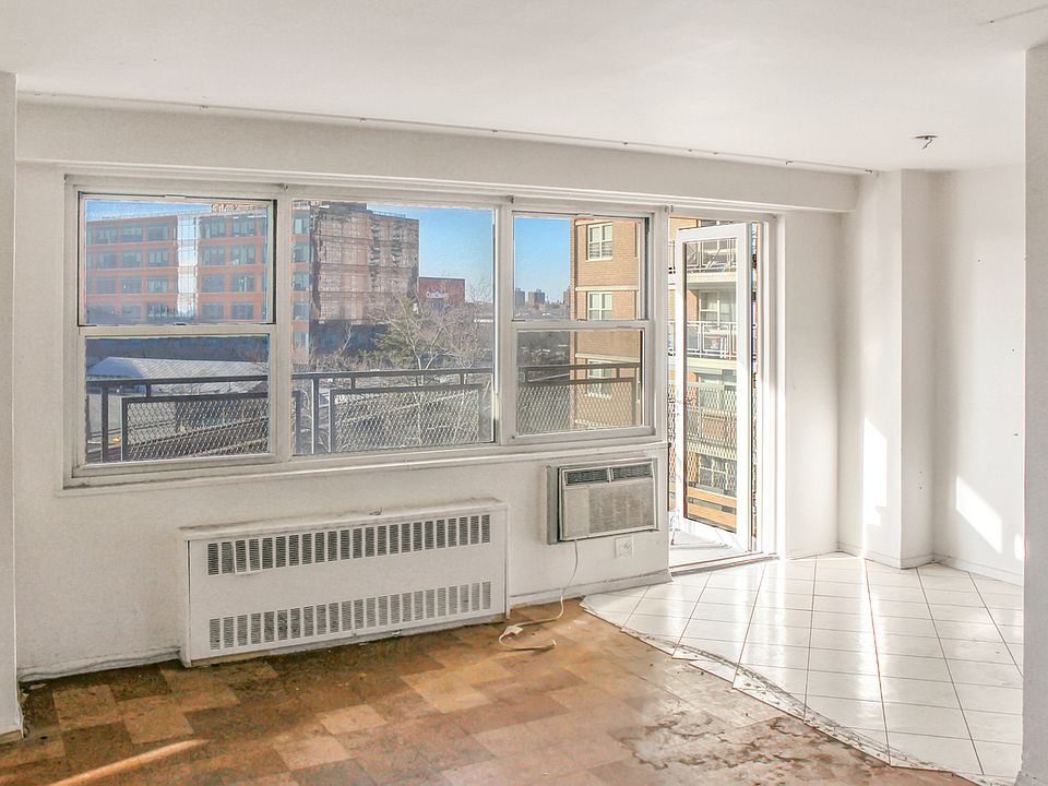 1st image of 2940 W 5th St #6S