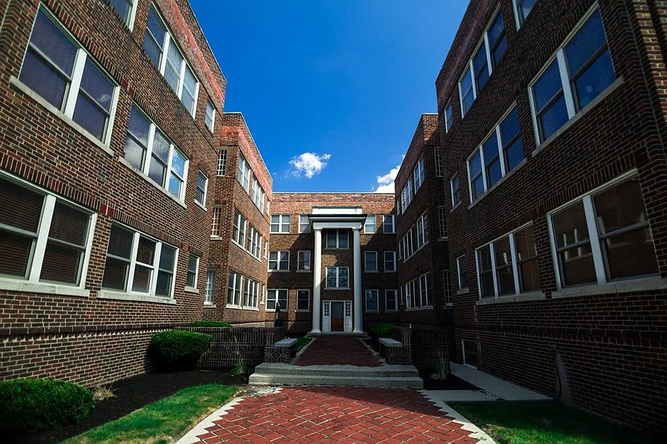Madison Apartments — Photo 2