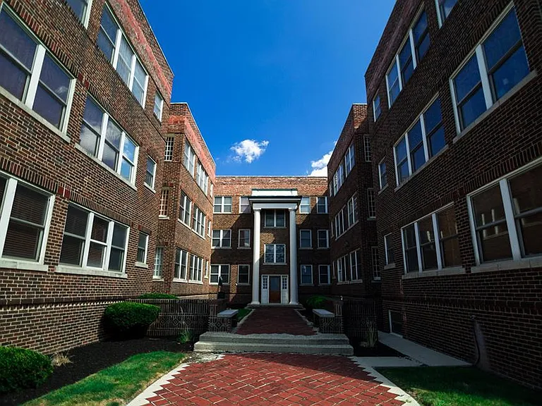 Madison Apartments — Photo 2