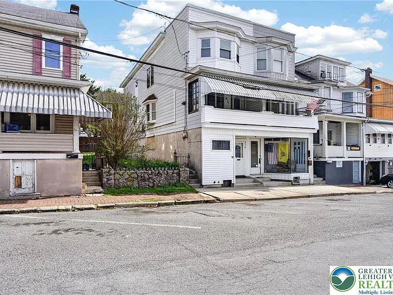 216 W Bertsch St — Photo 1