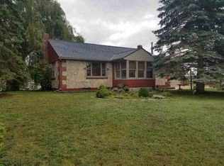 4952 Loeb Rd, Charlevoix, MI 49720