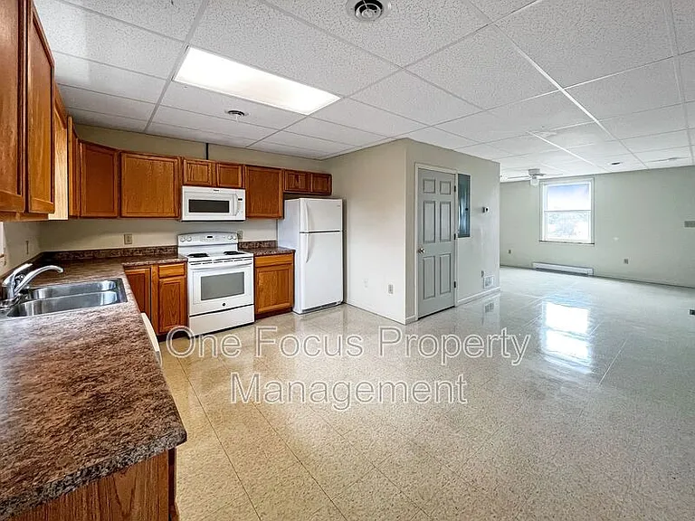 218 3rd Ave — Photo 2