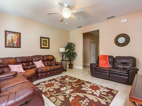 5th image of 209 Alexander Woods Dr