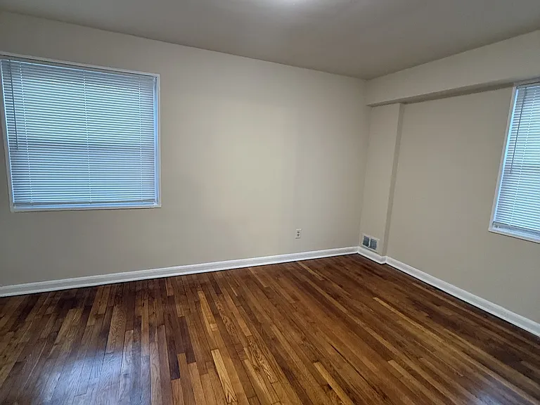 1314 K St SE — Photo 13