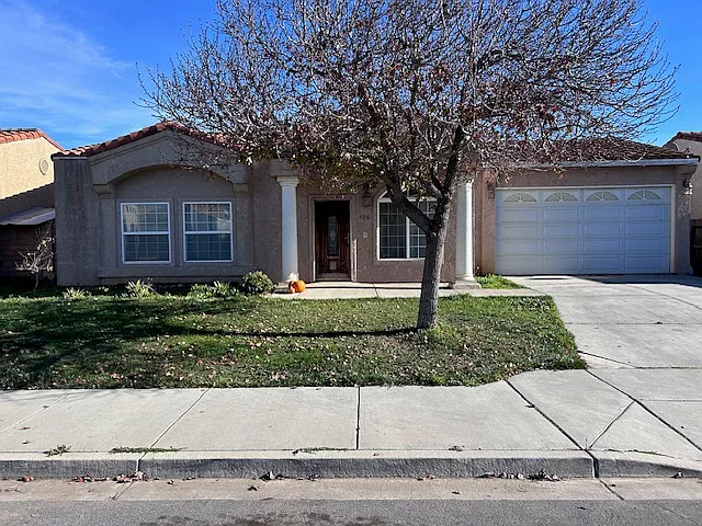 320 Murano Ct — Photo 1