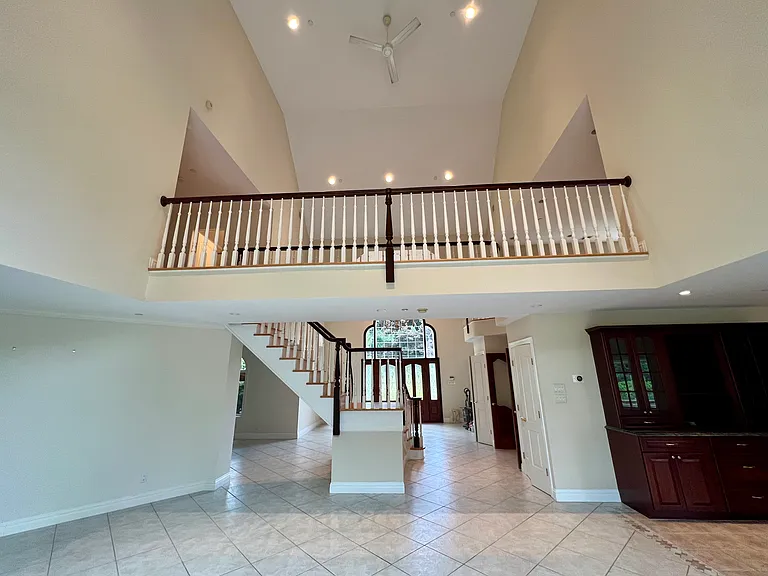 32 Topland Rd — Photo 8