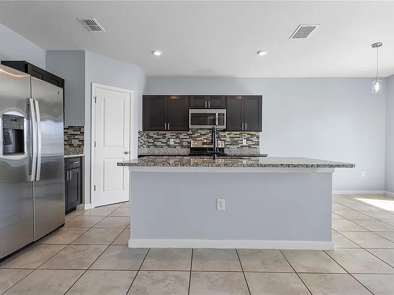 1582 Finnigan Cir — Photo 10