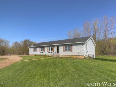 8175 Deer Valley Dr SE, Alto, MI, 49302