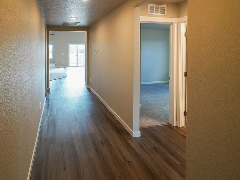 2814 N Cherry Grove Way — Photo 3