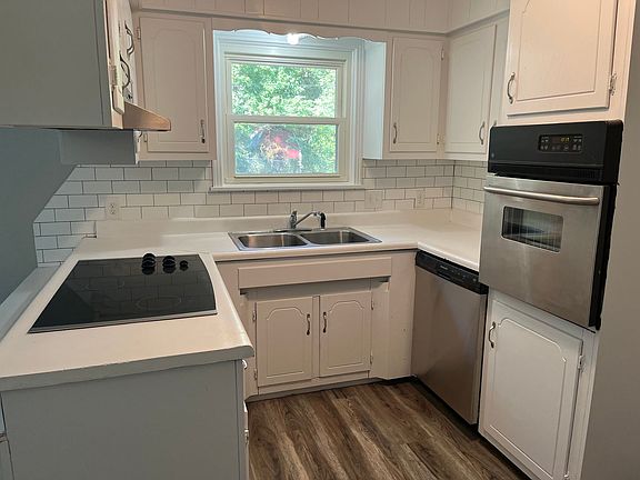 5th image of 309 N Dogwood St