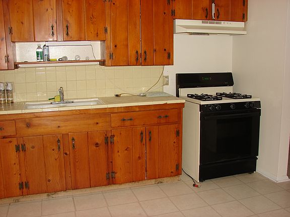 4th image of 105 E Flynn Ave