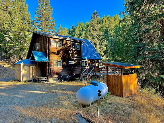 3rd image of 172 Hall City Creek Rd