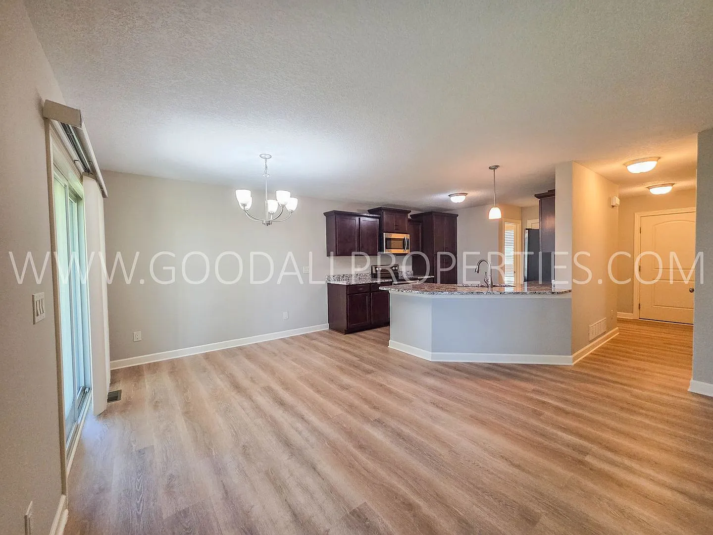 4 Bed Waukee Home with Granite Counters & Covered Deck — Photo 2