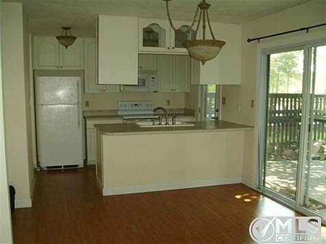 5th image of 103 Westwood Dr #X
