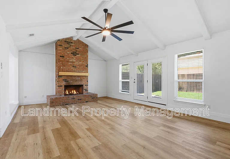 4351 Altamesa Blvd — Photo 8