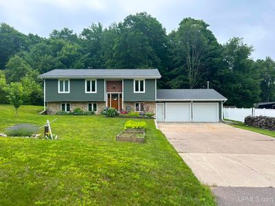 E9415 Maple St, Munising, MI, 49862