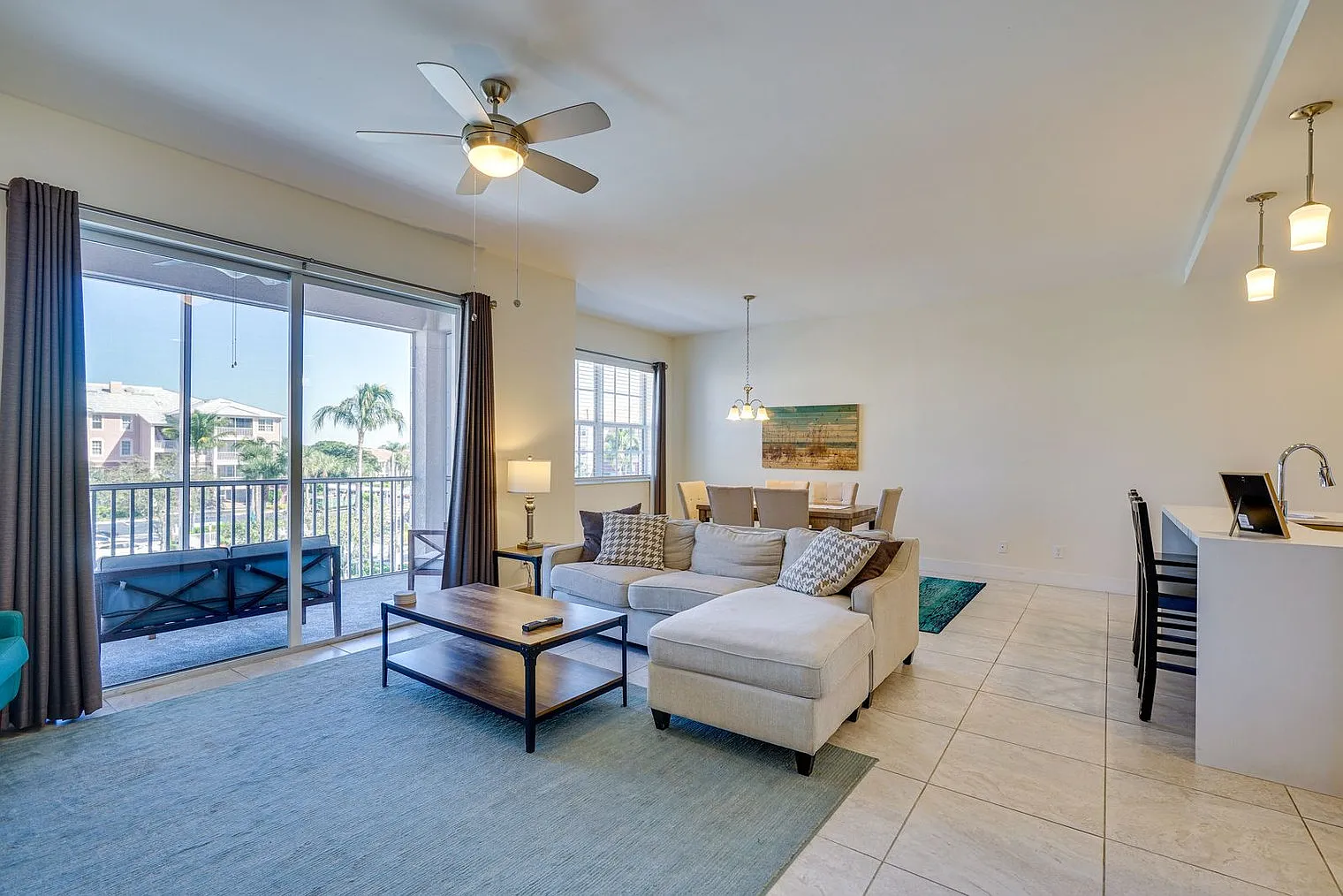 3 bed, 2.0 bath, 1388 sqft, $4,741 — Photo 3