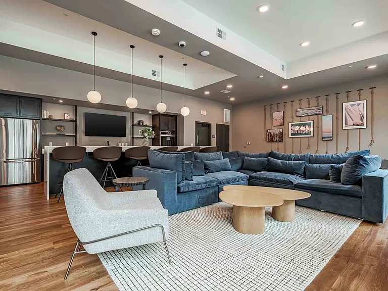 Karrick Apartments — Photo 9