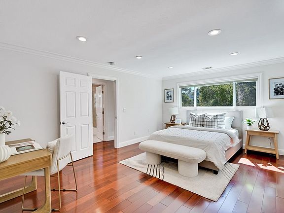 4th image of 10531 Madera Dr