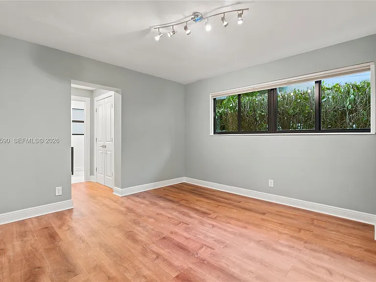 835 Malaga Ave — Photo 19