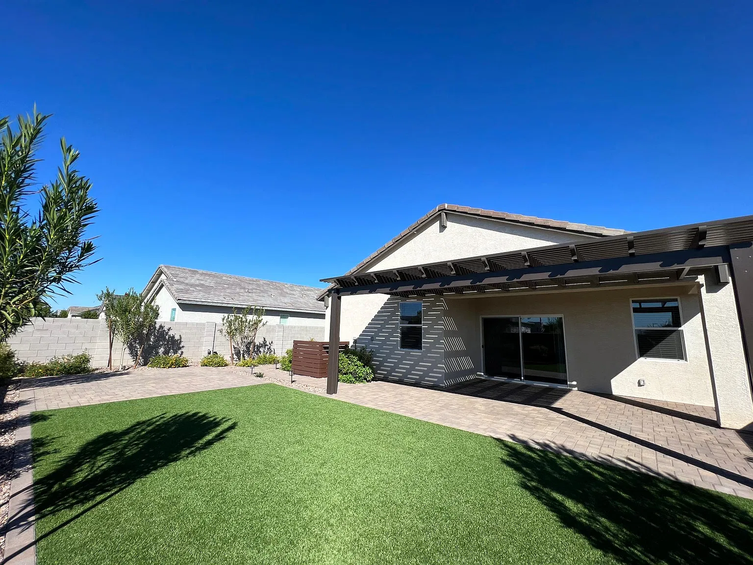 3 bed, 1604 sqft, $2,295 — Photo 1