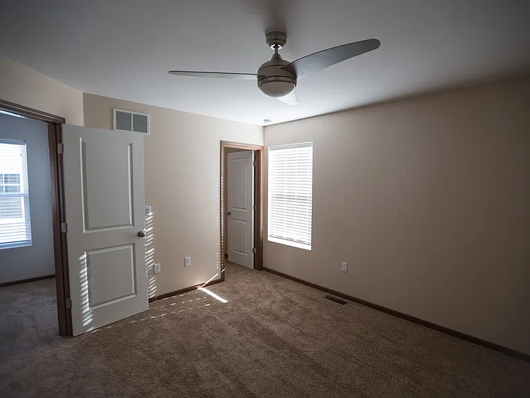 Hickory Hill Residences-Apartments — Photo 18