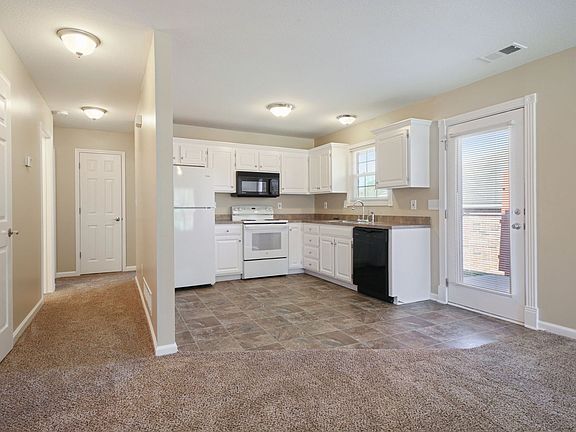 5th image of 405A NE 6th St