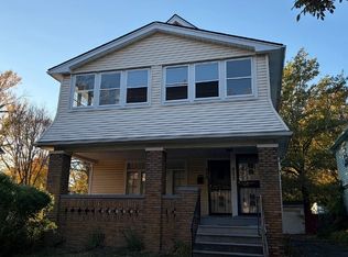 922 Helmsdale Rd #2, Cleveland, OH 44112