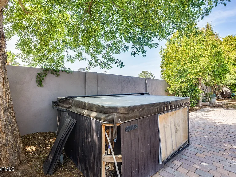 2933 W Muriel Dr — Photo 49