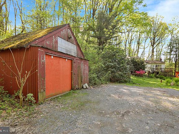 3rd image of 100 Walnuttown Rd