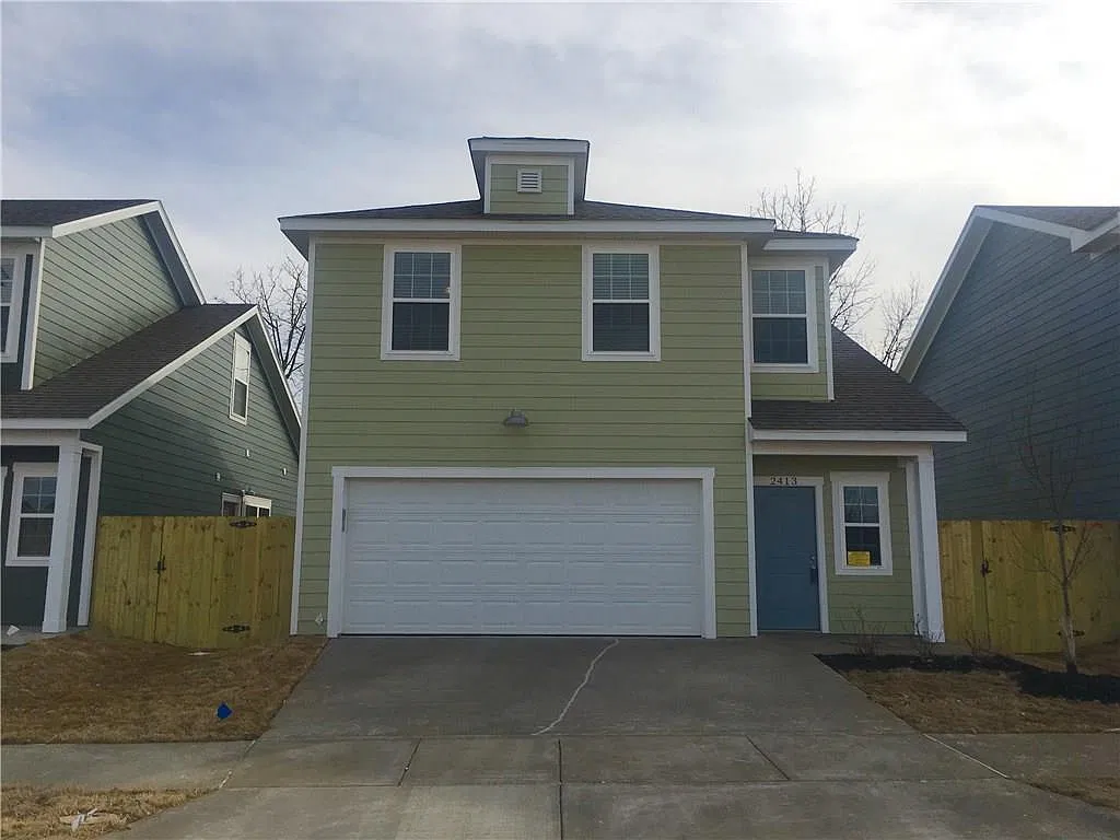 3 bed, 2.5 bath, 1350 sqft, $1,650 — Photo 1