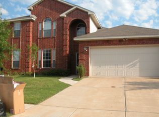2307 Green Creek Dr, Arlington, TX 76001