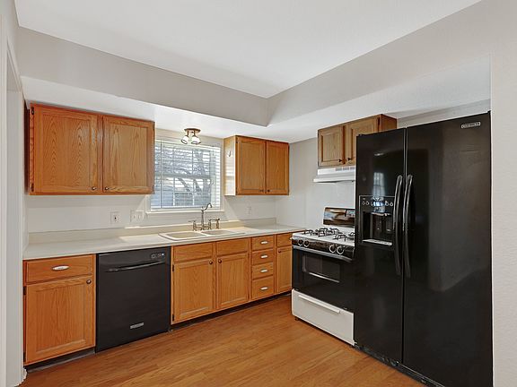5th image of 814 Coit St